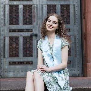 Meet your Posher, Maya